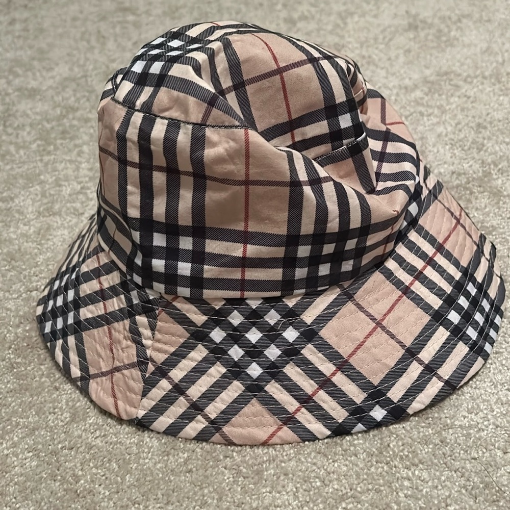 Bucket hat